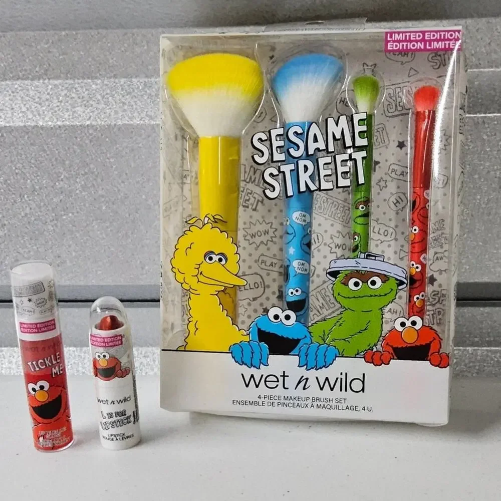 Wet n Wild Sesame Street Makeup Set OS Multi Brush Set Lip Gloss Lipstick NEW